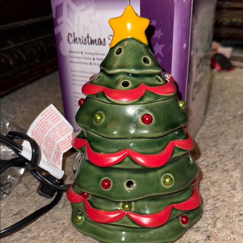 Scentsy Christmas Tree Warmer - Picture 5 of 5